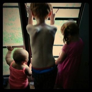 Meet your Posher, Bridgette. I'm selling happy,  s